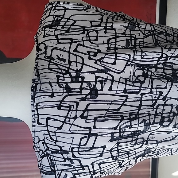 Calvin Klein Sleeveless Blouse, Size Small, Color White/Black - Picture 5 of 6